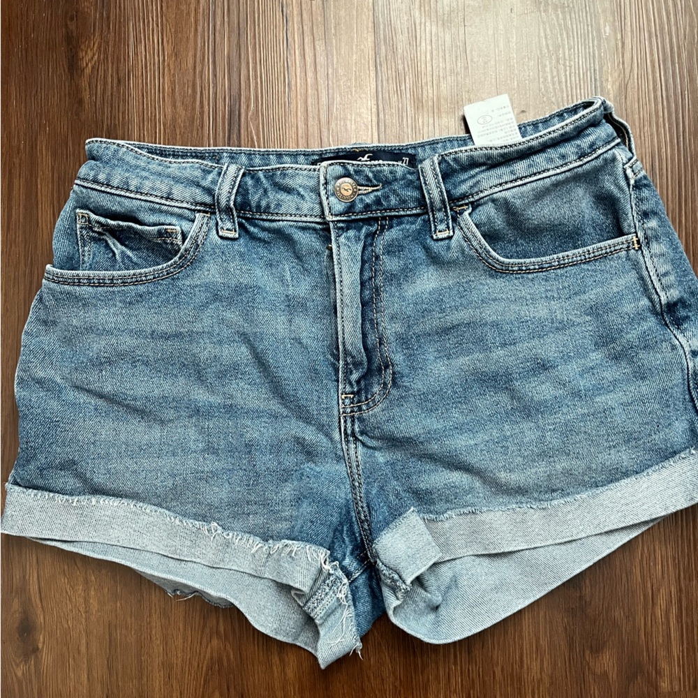 Hollister mom shorts